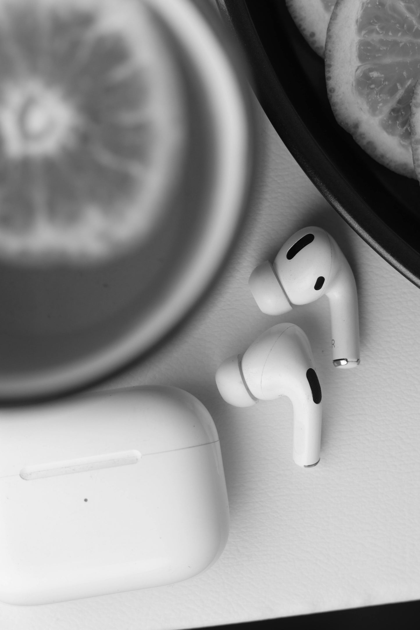 Airpods pro 2nd generation (black,white)
