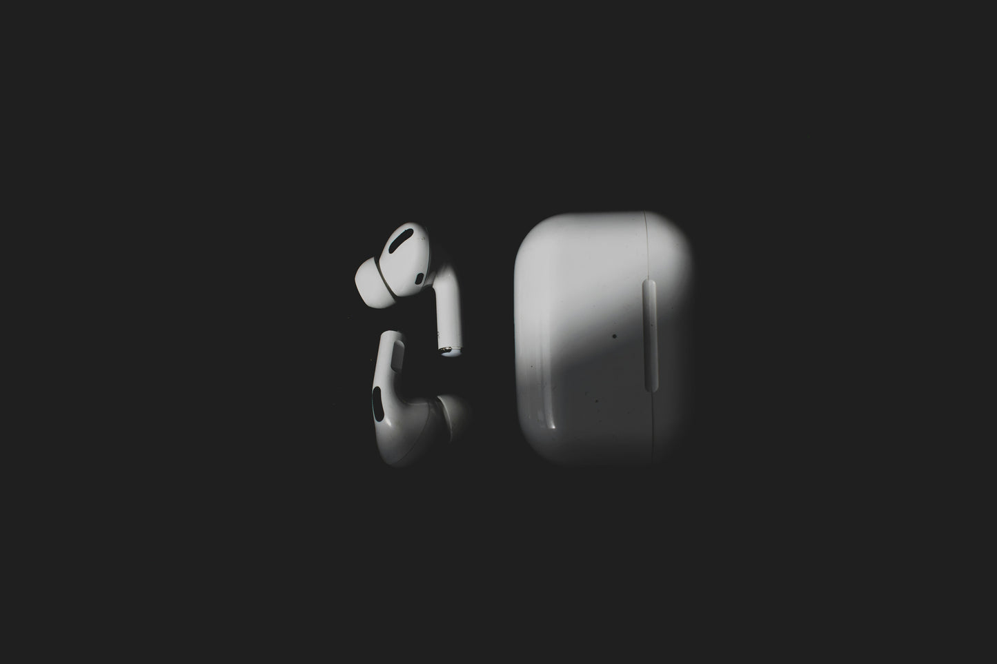 Airpods pro 2nd generation (black,white)